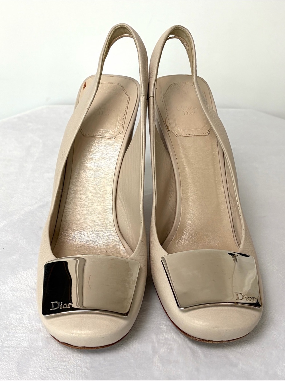 Dior leather slingbacks, block heels, branded metal plate&accents, cream, 37.5 - Picture 3 of 12